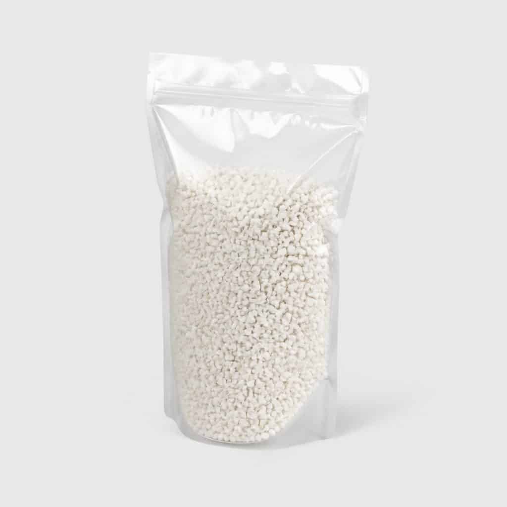 Sachet de désodorisant en granulés pour litière